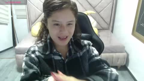 velvet_moon_v online show from January 19, 1:10 pm