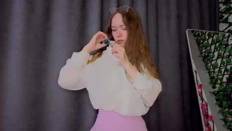 Snapshot of velvet_vice chatting on October 16, 8:40 pm Polly online show from October 16, 8:40 pm
