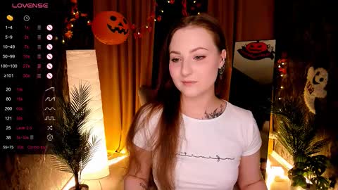 Mia online show from November 2, 8:47 am