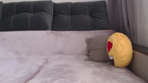 velvetmoon123 online show from May 26, 7:58 am