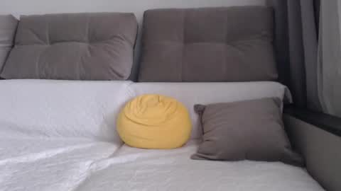 velvetmoon123 online show from April 29, 6:51 am