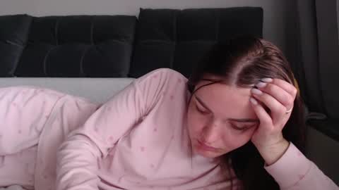 velvetmoon123 online show from May 9, 8:53 am