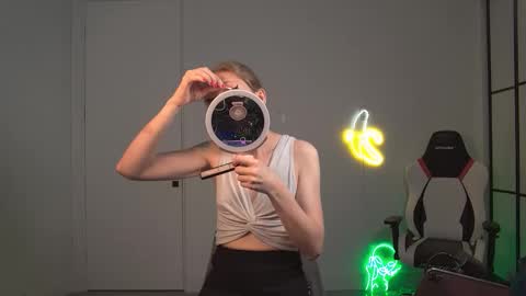 VelvetTGirl online show from March 27, 5:03 pm