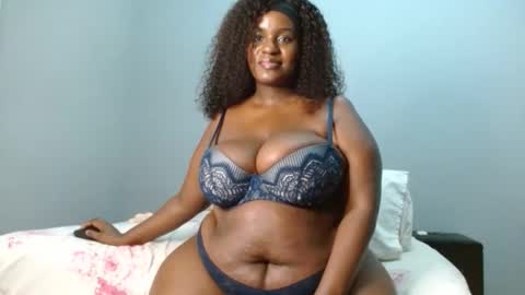 velvetychocolate1 online show from November 16, 3:08 am