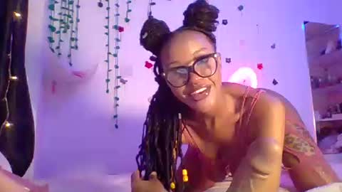 Snapshot of velvetyvixen chatting on October 13, 4:47 am COCO XOXO online show from October 13, 4:47 am
