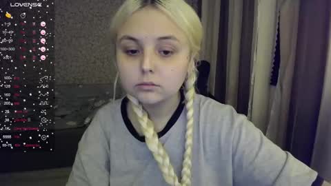Snapshot of vendymories chatting on October 13, 10:34 pm eva 3 online show from October 13, 10:34 pm