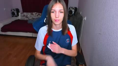 veneradi615 online show from March 5, 5:39 pm