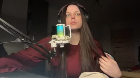 Emily online show from April 8, 4:54 pm