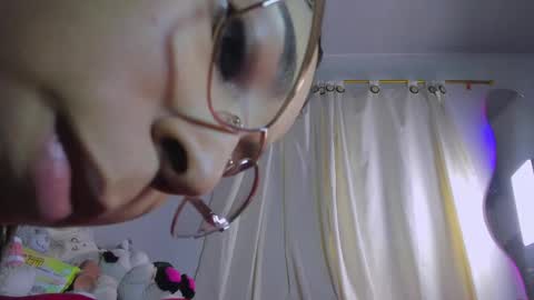 vennuss01 online show from May 25, 9:32 pm
