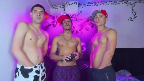 venus_boy2 online show from November 17, 3:31 am