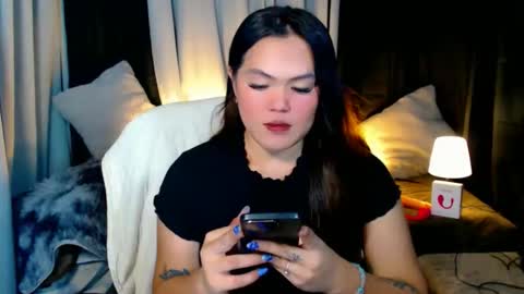 Snapshot of venus_colly chatting on October 18, 9:02 am I am Colly Your mystery girl online show from October 18, 9:02 am