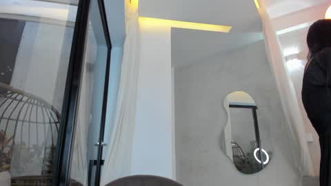 VENUS online show from November 19, 11:31 am