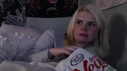 Snapshot of venusastar chatting on October 15, 5:22 am Miss Venus online show from October 15, 5:22 am