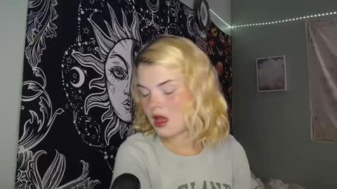 Snapshot of venusastar chatting on September 27, 1:14 am Miss Venus online show from September 27, 1:14 am