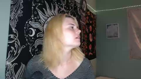 Snapshot of venusastar chatting on September 9, 11:16 pm Miss Venus online show from September 9, 11:16 pm