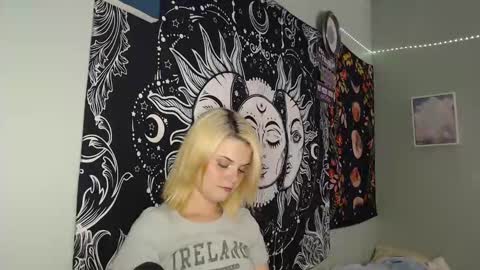 Snapshot of venusastar chatting on September 12, 1:18 am Miss Venus online show from September 12, 1:18 am
