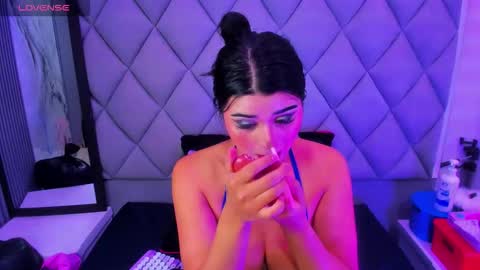 Venusowen  online show from January 6, 6:12 pm