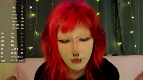 Erica online show from February 6, 9:39 pm