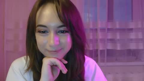 Una online show from October 15, 1:56 pm