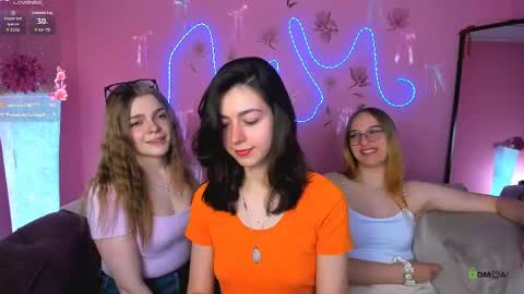 Ronni online show from May 15, 7:32 pm