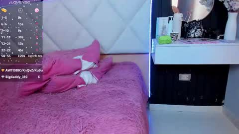 Snapshot of veronica_hill_ chatting on September 26, 4:09 am veronica_hill_ online show from September 26, 4:09 am