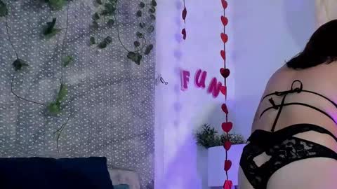Snapshot of veronica_olson_ chatting on February 19, 5:16 am Veronica Olson online show from February 19, 5:16 am