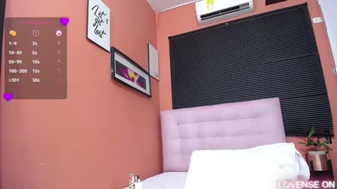 Veronica online show from March 10, 3:41 pm