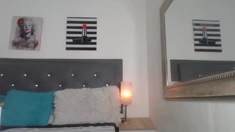 Snapshot of veronica_santanaa chatting on September 29, 7:24 pm Veronica online show from September 29, 7:24 pm