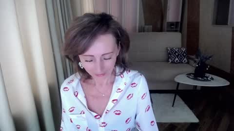 Snapshot of veronicagilbert chatting on February 14, 5:30 am Helen online show from February 14, 5:30 am