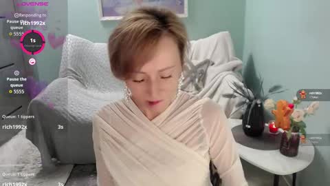 Snapshot of veronicagilbert chatting on September 10, 6:14 am Helen online show from September 10, 6:14 am