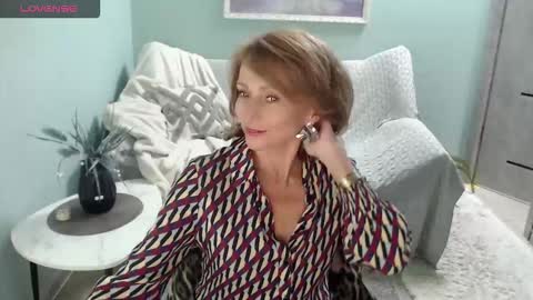Snapshot of veronicagilbert chatting on September 21, 5:55 am Helen online show from September 21, 5:55 am
