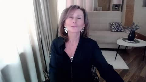 Snapshot of veronicagilbert chatting on February 19, 11:06 am Helen online show from February 19, 11:06 am