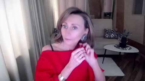 Snapshot of veronicagilbert chatting on February 28, 5:15 am Helen online show from February 28, 5:15 am