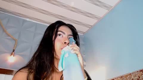 Snapshot of veronicarobles chatting on December 11, 5:03 pm Veronica Robles online show from December 11, 5:03 pm