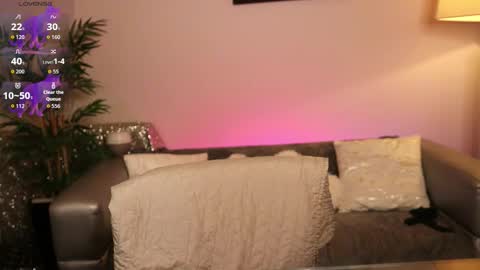 Snapshot of veroniquexxx1 chatting on October 1, 9:19 am veroniquexxx1 online show from October 1, 9:19 am