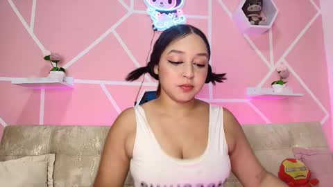 veroozlean online show from March 6, 7:14 am