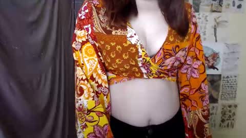 veryveryvery_shy online show from November 5, 6:37 am