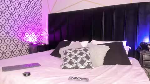 Sthefanny online show from December 17, 11:50 am