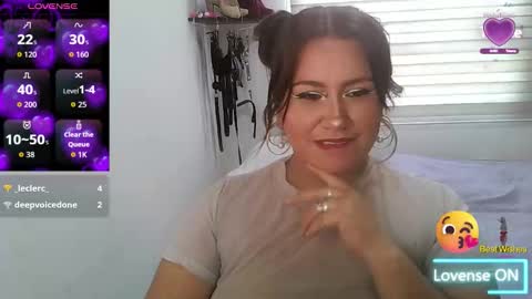 Snapshot of vesper_vixen chatting on September 26, 4:04 pm Vesper Vixen online show from September 26, 4:04 pm