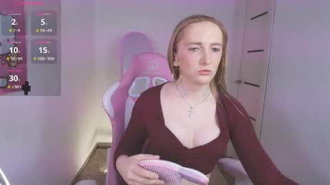 vi_luxxxy online show from April 4, 1:56 am