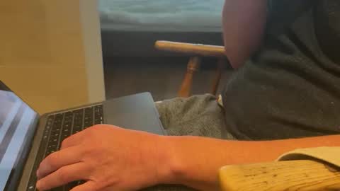 vic42hard online show from October 3, 9:06 am