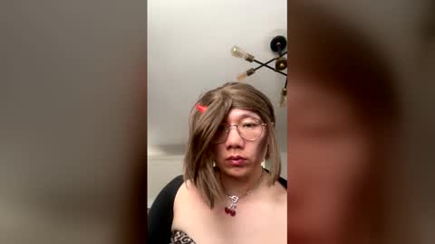 vic_cd online show from April 13, 8:02 pm