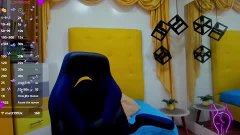 nahomy online show from February 11, 4:13 pm