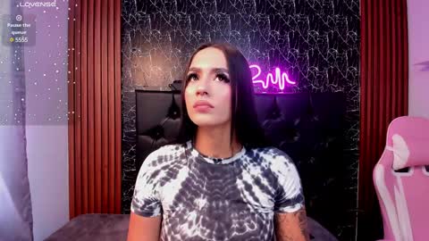 Snapshot of vichy_evans chatting on January 27, 7:03 pm Vichy Everyday From 1400 to 2130 Col Time online show from January 27, 7:03 pm