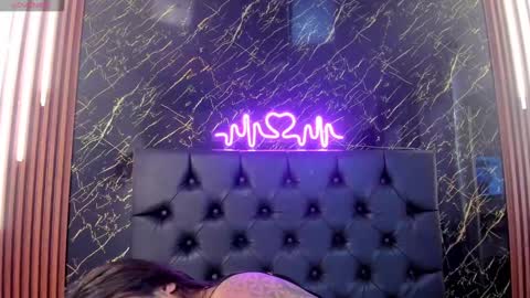 Snapshot of vichy_evans chatting on October 17, 8:35 pm Vichy Everyday From 1400 to 2130 Col Time online show from October 17, 8:35 pm