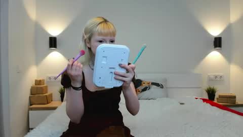 EliQueen online show from April 8, 4:59 am