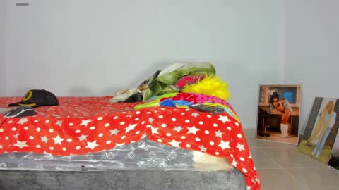 vicky manuela online show from April 7, 2:57 am