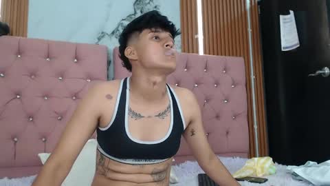 Victoria y Danniela online show from May 19, 1:56 am