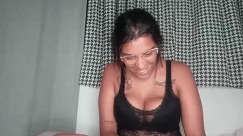 vickyhm22 online show from October 2, 2:54 am