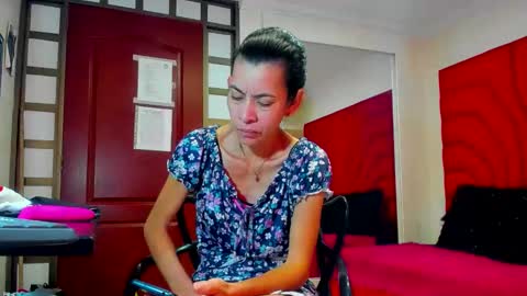 Victoria  grey  online show from May 27, 7:55 pm